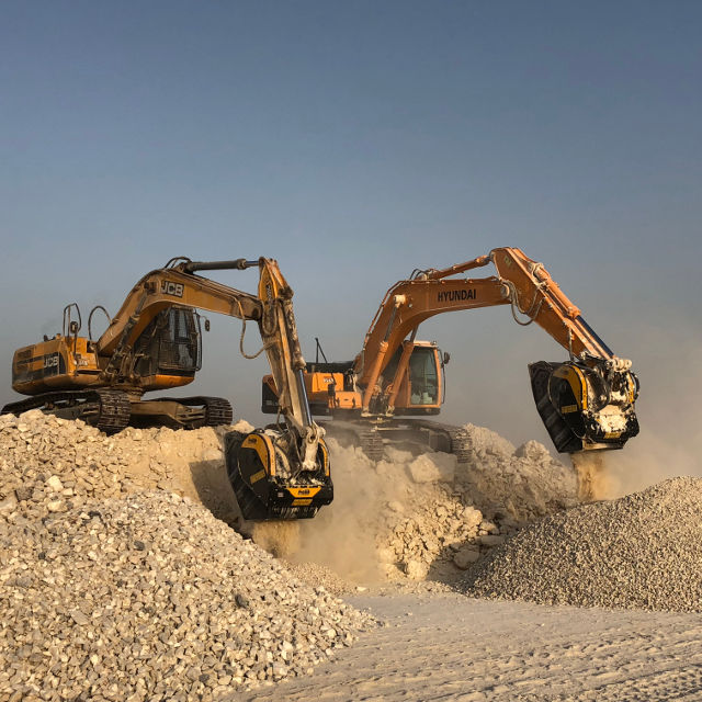 BF80.3-JCB-JS-200-NC-BF90.3-Hyundai-Robex-LC-95-Bahrain-aggregates-2-.640x640