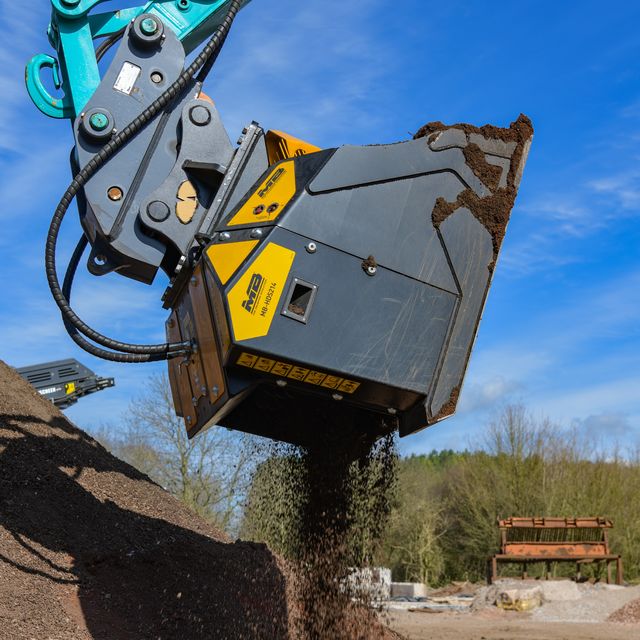 Foto-2_MB-HDS214-Kit-RQ20-Kobelco-United-Kingdom-Recycling-Demolition-waste-and-excavat_1635238700