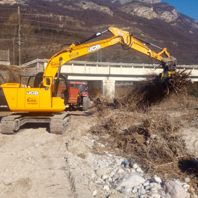 MB-G600-JCB-JS130-Italy-Wood-Environmental-Remediation-1-.640x640