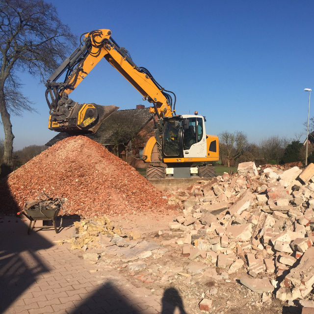 MB-L200-Liebherr-918-Germany.640x640