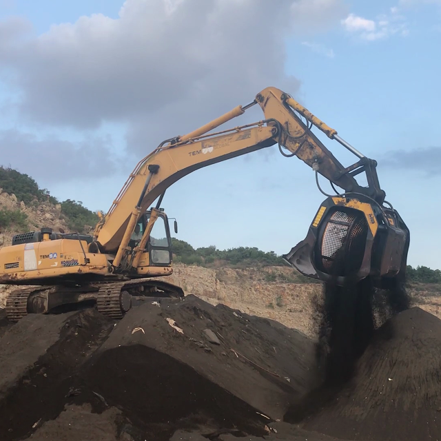 MB-S18-–-Komatsu-PC300-–-Turkey-–-foundry-sand-2-.640x640